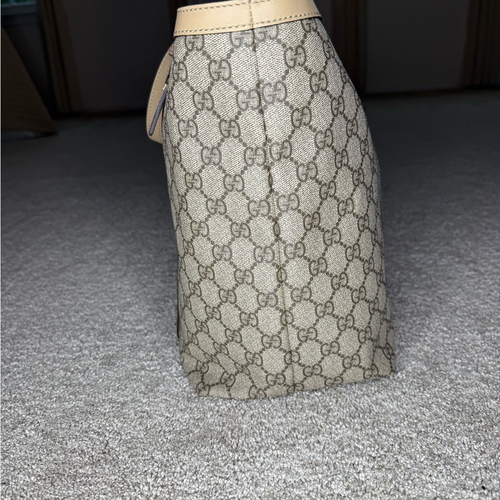 Gucci Beige and Brown Monogram Tote - Picture 3 of 16